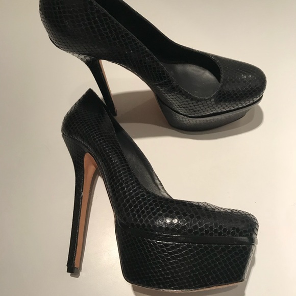 Alice & Olivia snake skin pkatform pump heels - Picture 3 of 3